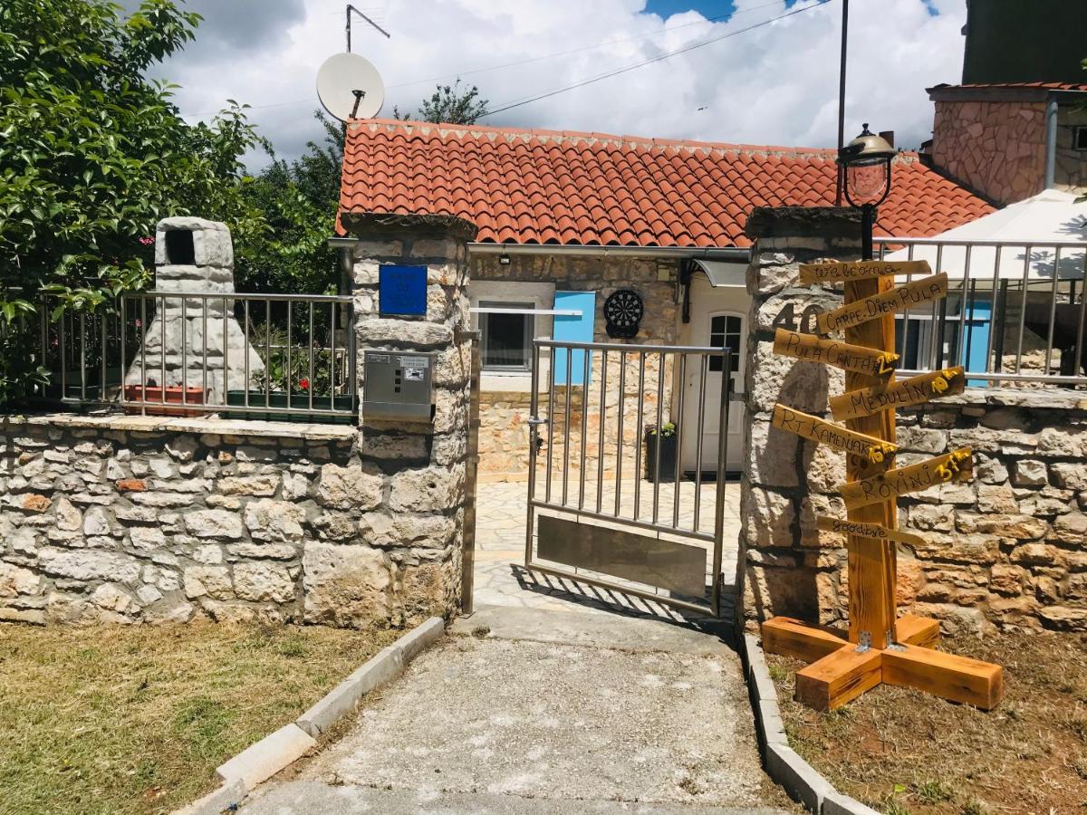 Holiday House Carpe Diem Pula Appartement Buitenkant foto