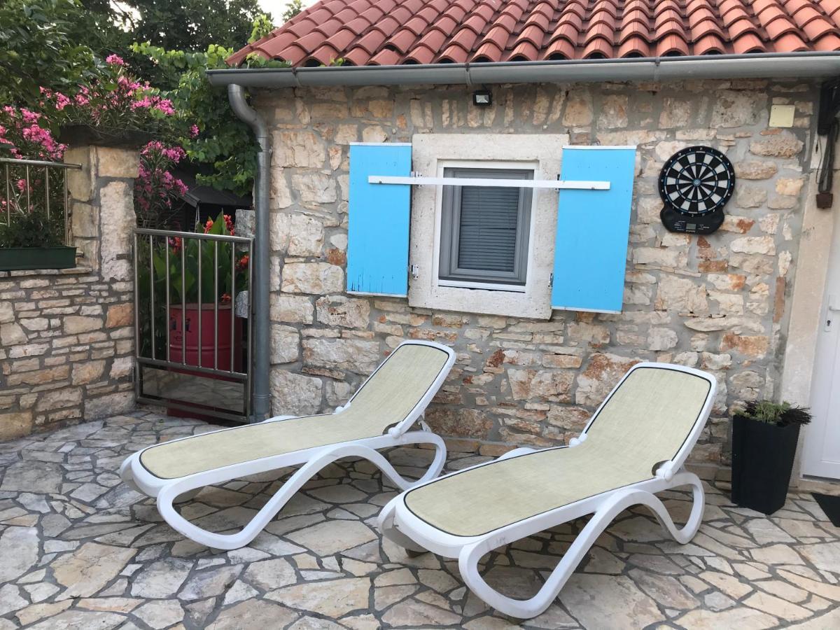 Holiday House Carpe Diem Pula Appartement Buitenkant foto
